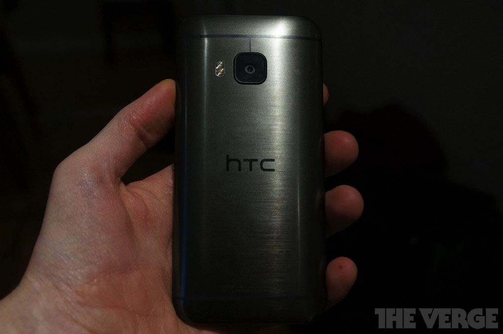 HTC تكشف رسمياً عن هاتفها HTC One M9
